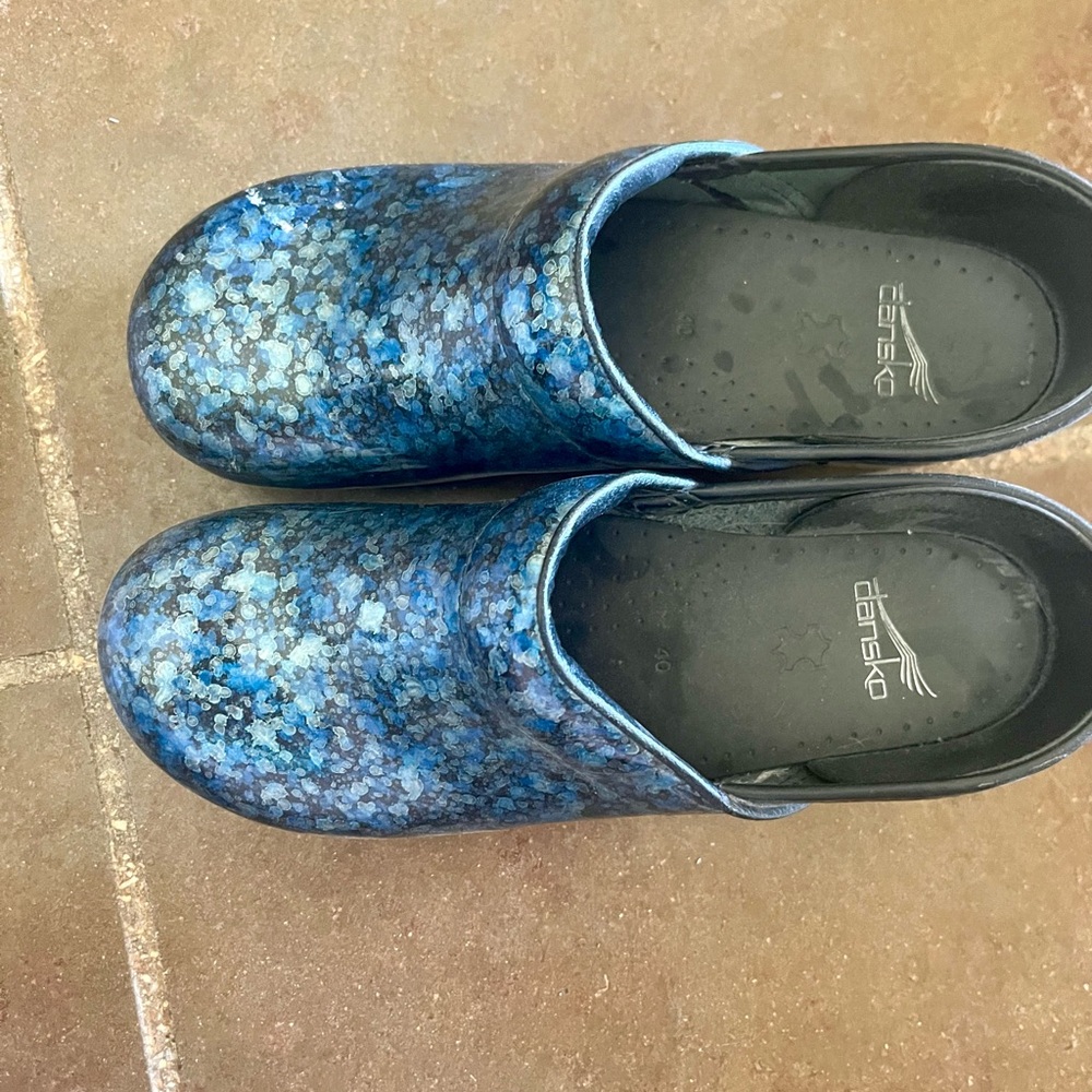 Dansko Size 40 - image 1